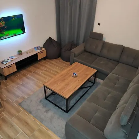 Braca Kovacevic شقة فوتشا